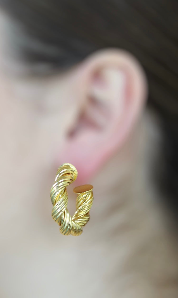 Twisted Half Hoops
