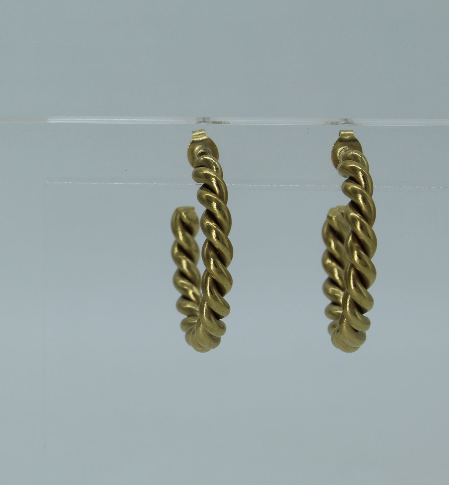 Basic Twisted Half Hoops