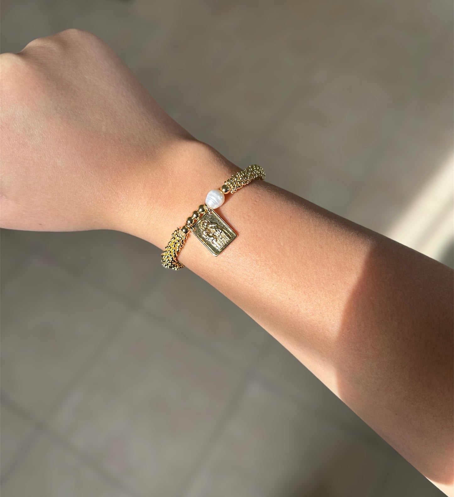 Bold Bracelet - Escapulario