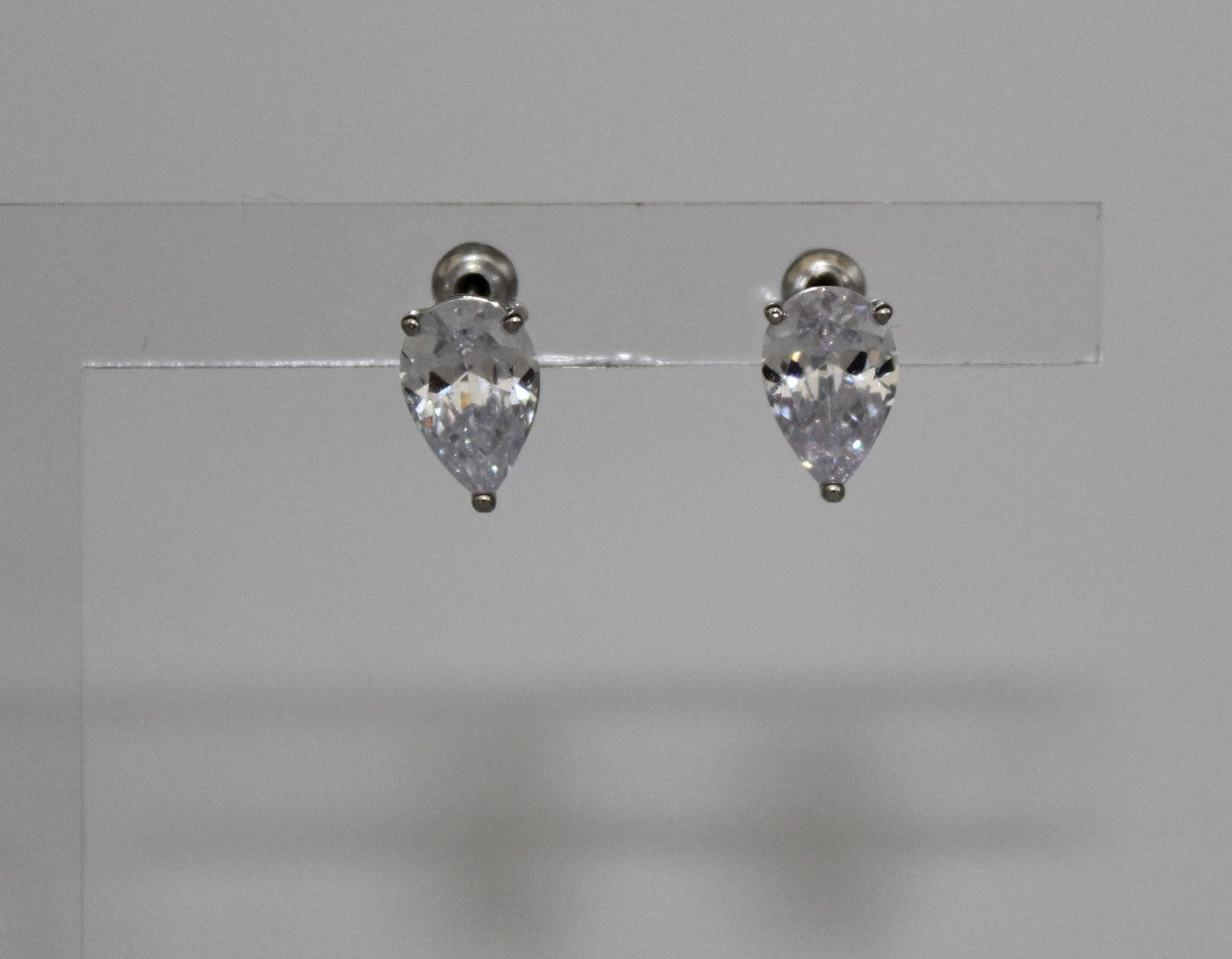 Single Zirconia Studs